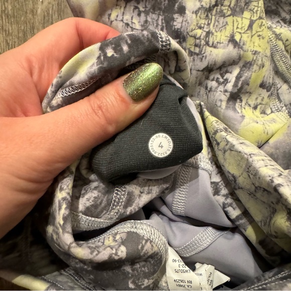 Gray Patterned Lululemon Wunder Train High-Rise Tight 28" - Picture 7 of 9